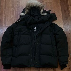 MENS L Black Canada Goose Jacket with Coyote Fur Trim on Hood